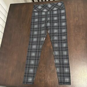 Glyder workout leggings. Size medium